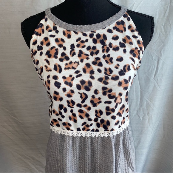 Leopard Spliced Flowy Ruched Tank - Picture 12 of 15